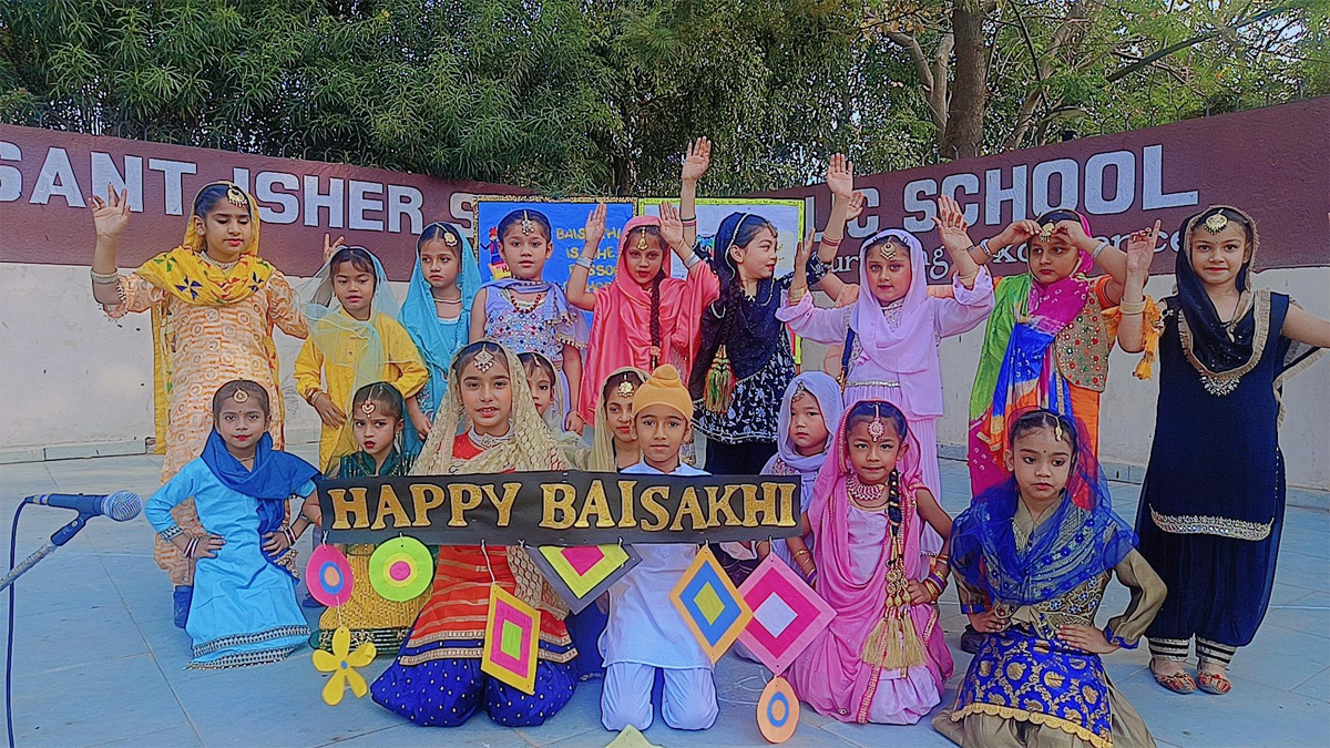 ਸੰਤ ਈਸ਼ਰ ਸਿੰਘ ਪਬਲਿਕ ਸਕੂਲ ਵਿੱਚ ਵਿਸਾਖੀ ਦਾ ਤਿਉਹਾਰ ਮਨਾਇਆ